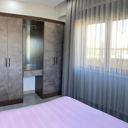 Adelaida 2 Bedrooms ベレキ
